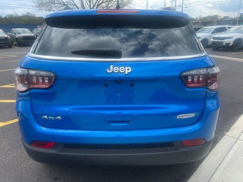 Used 2022 Jeep Compass Latitude w/ Convenience Group AWD/4WD image 8