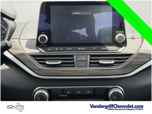 Used 2025 Nissan Altima 2.5 SV FWD image 16