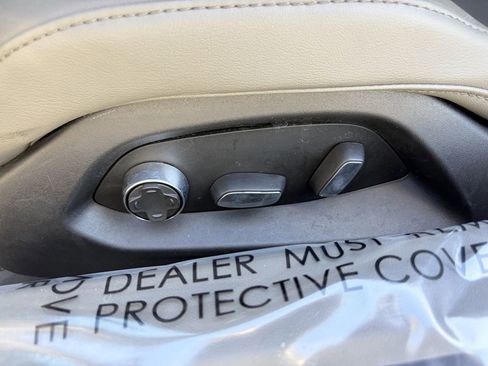 Used 2024 Chevrolet Corvette 3LT w/ Z51 Performance Package image 17