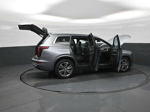 Used 2022 Cadillac XT6 Premium Luxury AWD/4WD image 28