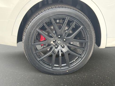 Used 2024 Maserati Levante Modena Ultima image 18