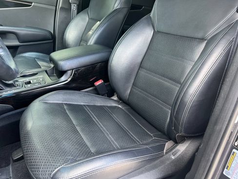 Used 2019 Kia Sorento EX AWD/4WD image 12