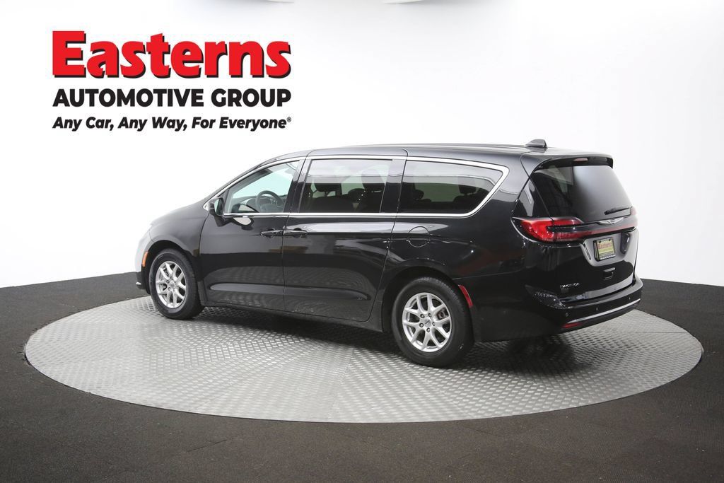 Used 2023 Chrysler Pacifica Touring-L FWD image 67