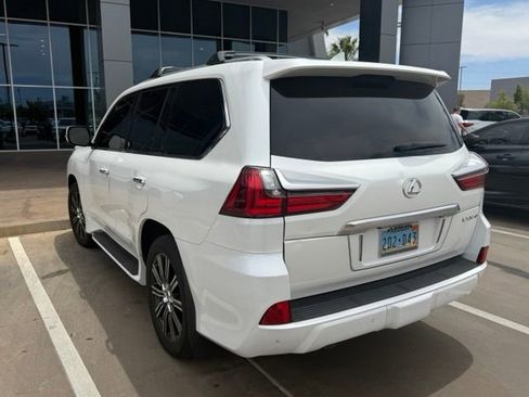 Used 2018 Lexus LX 570 4WD w/ Luxury Package image 4
