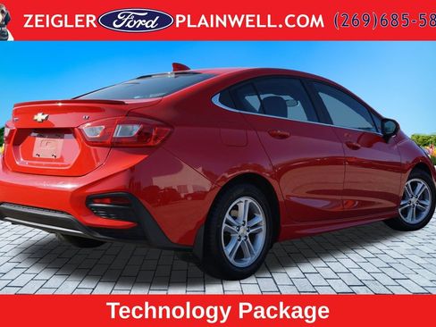 Used 2016 Chevrolet Cruze LT w/ Sun And Sound Package FWD image 5