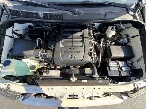 Used 2018 Toyota Sequoia Platinum w/ Carpet Mat Package AWD/4WD image 4