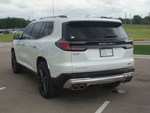 Used 2025 GMC Acadia Denali w/ LPO, Floor Liner Package FWD image 18
