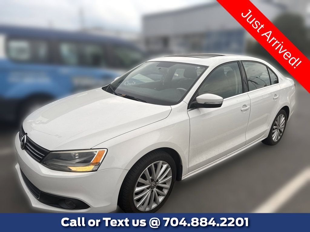 Used 2013 Volkswagen Jetta SEL FWD image 1