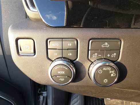 New 2026 GMC Sierra 1500 SLE w/ X31 Off-Road Package image 21