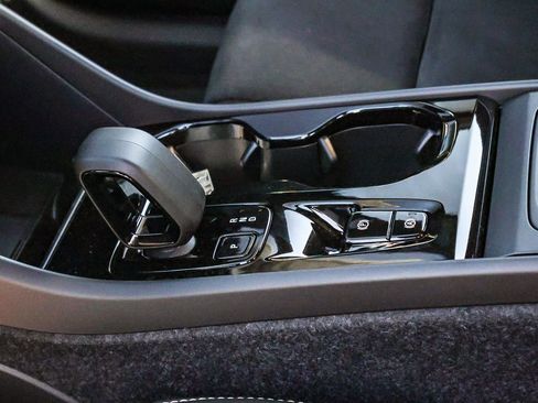 New 2026 Volvo XC40 B5 Ultra w/ Climate Package image 31