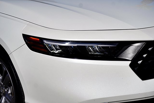 Used 2024 Honda Accord EX image 11