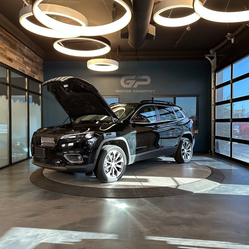 Used 2022 Jeep Cherokee Limited w/ Elite Package AWD/4WD image 25