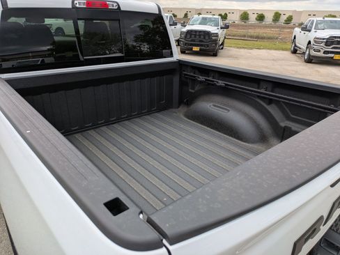 New 2026 RAM 1500 Express AWD/4WD image 23