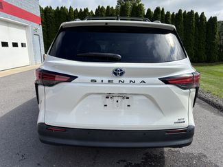 Used 2021 Toyota Sienna XLE w/ XLE Plus Package FWD video 4