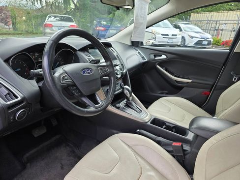 Used 2018 Ford Focus Titanium image 11
