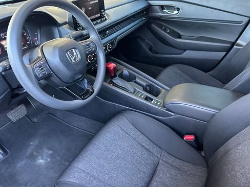 Used 2025 Honda Accord SE image 9