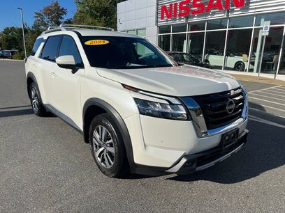 Used 2024 Nissan Pathfinder SL