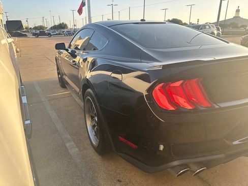 Used 2019 Ford Mustang GT Premium w/ Equipment Group 401A RWD image 6