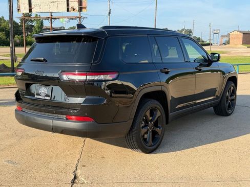 Used 2023 Jeep Grand Cherokee L Laredo AWD/4WD image 7