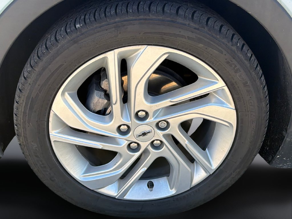 Used 2022 Chevrolet Bolt LT FWD image 9