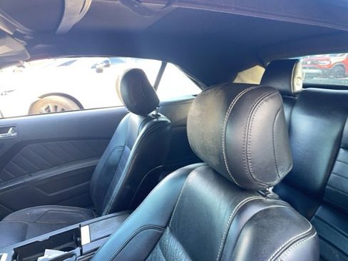 Used 2013 Ford Mustang Premium image 2