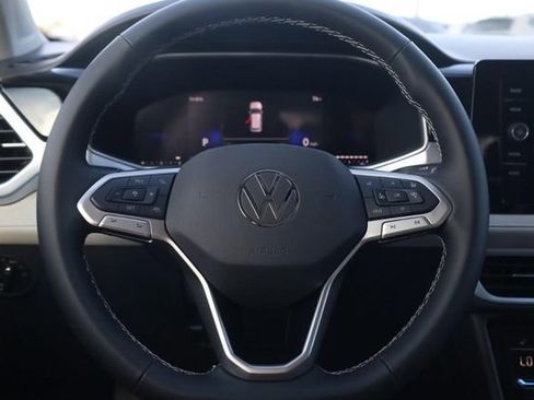 New 2026 Volkswagen Taos SE FWD image 8