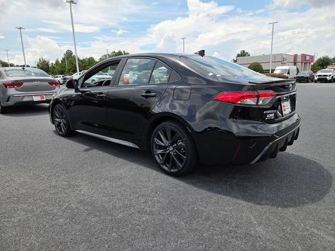 Certified 2025 Toyota Corolla SE FWD image 9