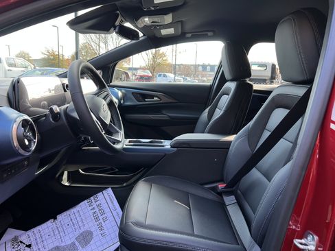 New 2026 Chevrolet Equinox EV LT image 15