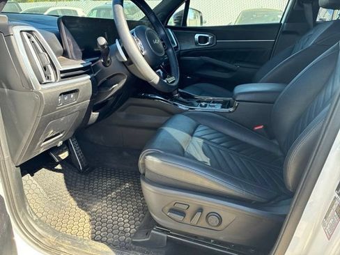 Certified 2024 Kia Sorento SX Prestige AWD/4WD image 7