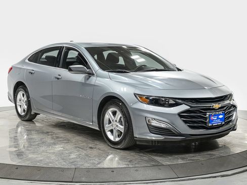 Used 2023 Chevrolet Malibu LS FWD image 11