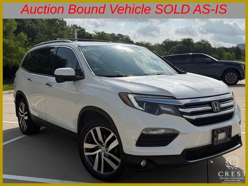 Used 2017 Honda Pilot Touring image 1