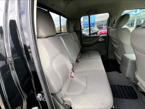 Used 2021 Nissan Frontier SV w/ Midnight Edition Floor Mats image 20