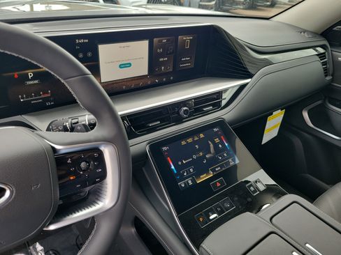 Used 2026 INFINITI QX80 Luxe w/ Cargo Package AWD/4WD image 18