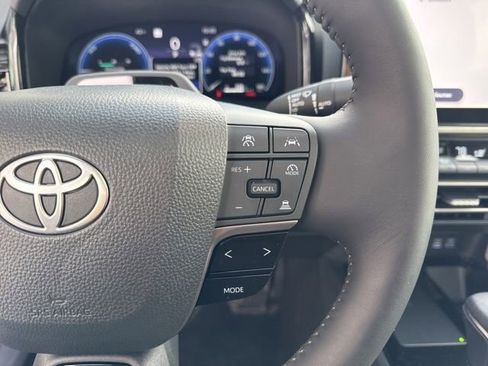 Used 2025 Toyota Camry XSE image 12