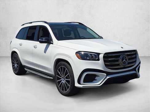 Used 2024 Mercedes-Benz GLS 580 4MATIC image 3