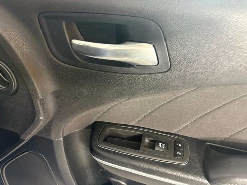 Used 2022 Dodge Charger SXT RWD image 13