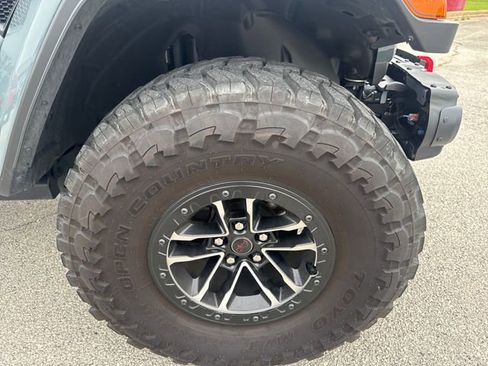Used 2024 Jeep Wrangler Unlimited Rubicon AWD/4WD image 10