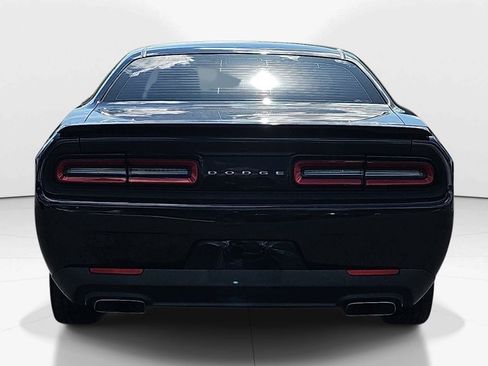 Used 2016 Dodge Challenger R/T RWD image 5