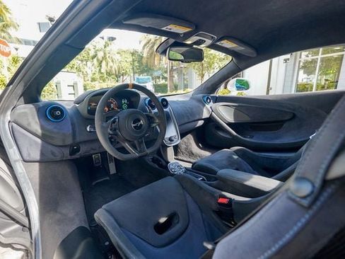 Used 2019 McLaren 600LT RWD image 3