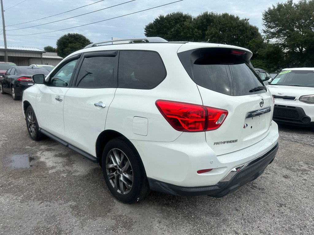 Used 2018 Nissan Pathfinder SV FWD image 4