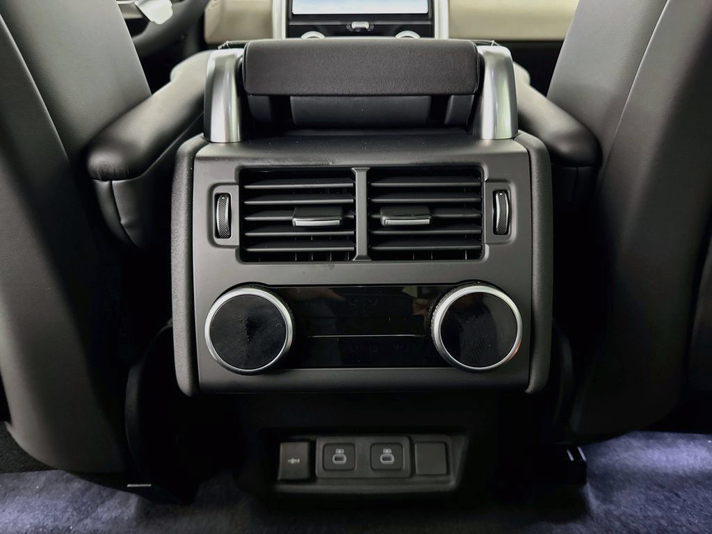 New 2026 Land Rover Discovery Limited Edition AWD/4WD image 27