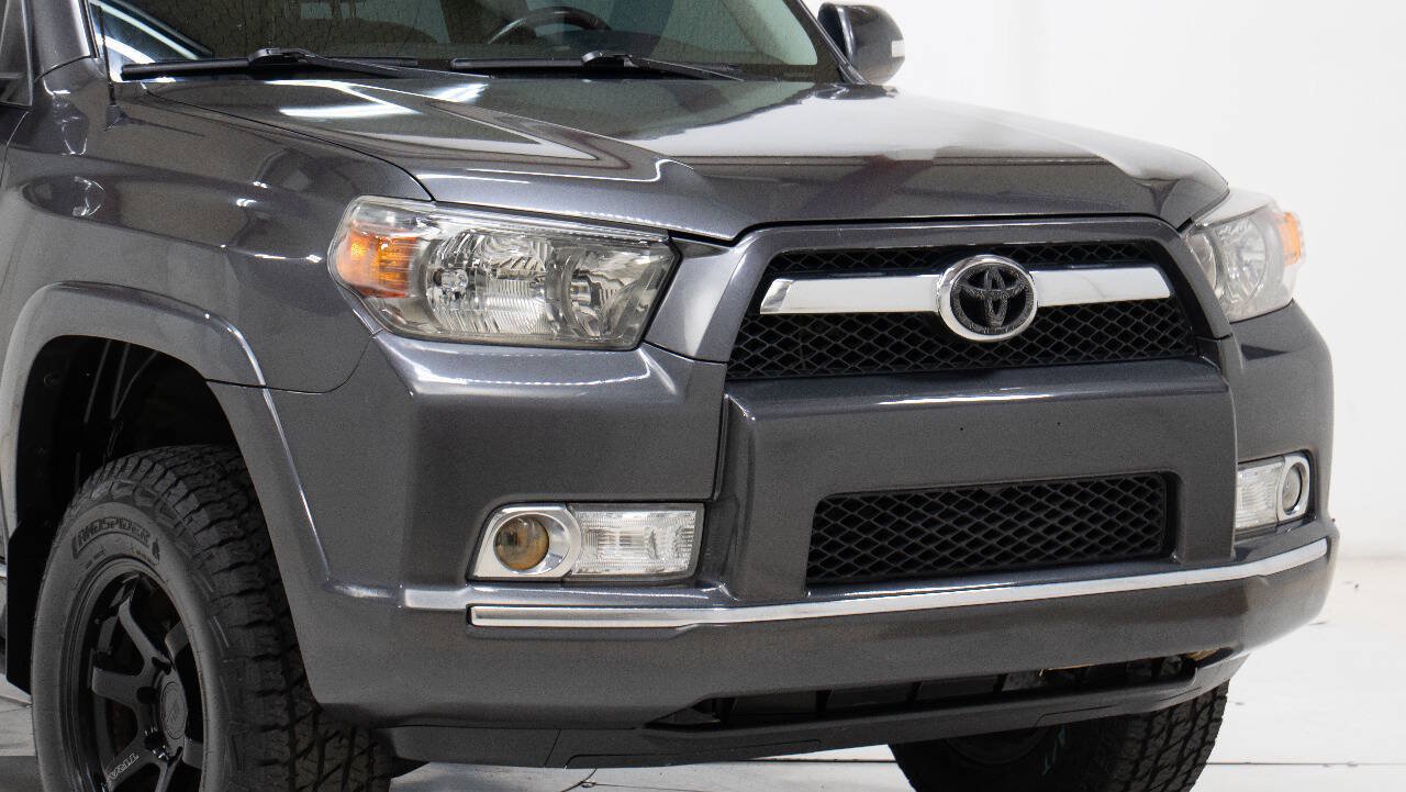 Used 2011 Toyota 4Runner Limited AWD/4WD image 9