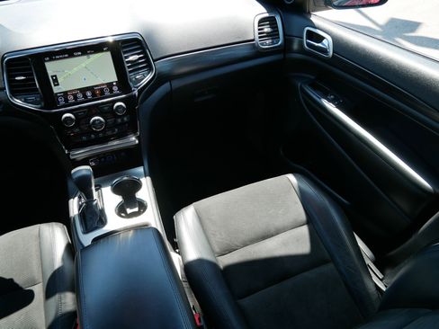 Used 2019 Jeep Grand Cherokee Altitude AWD/4WD image 11