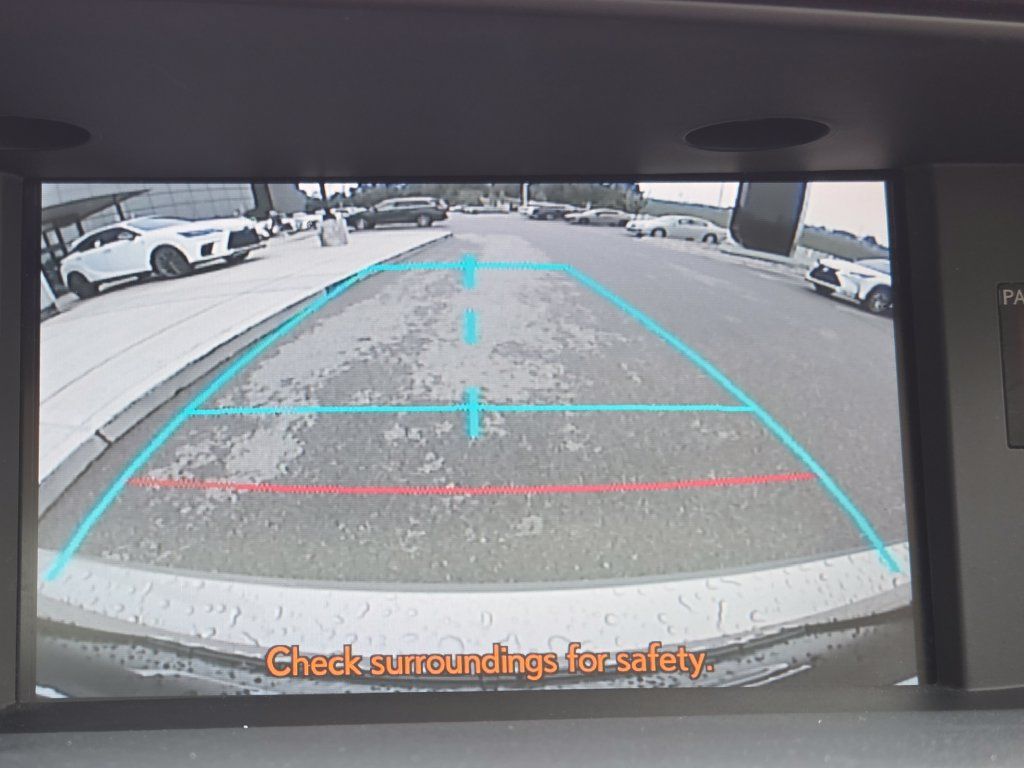 Used 2013 Lexus ES 300h w/ Luxury Pkg FWD image 12