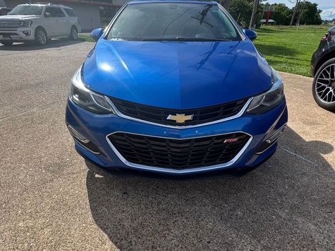 Used 2017 Chevrolet Cruze LT w/ Convenience Package FWD image 6