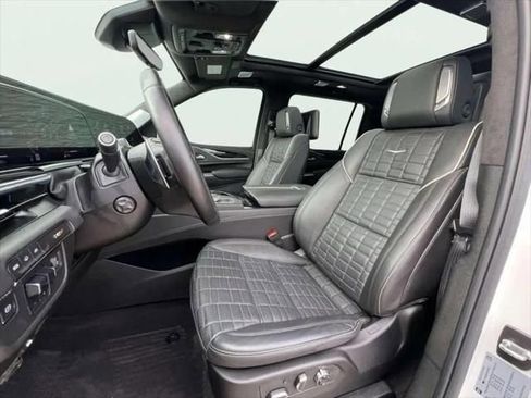 Used 2023 Cadillac Escalade ESV V w/ LPO, ONYX Package image 21