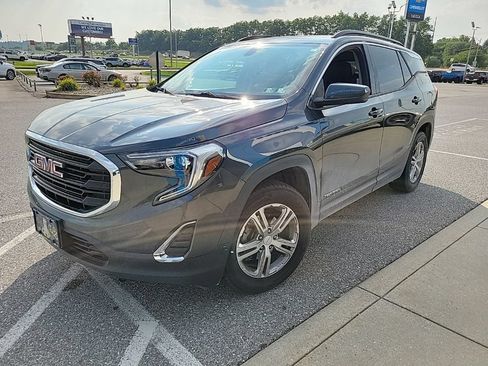 Used 2018 GMC Terrain SLE w/ Driver Convenience Package AWD/4WD image 2