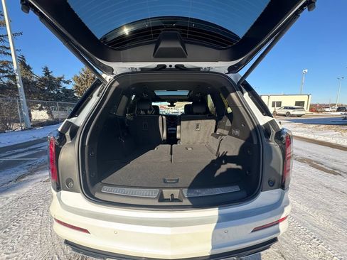 Used 2024 Cadillac XT6 Sport w/ Technology Package AWD/4WD image 32