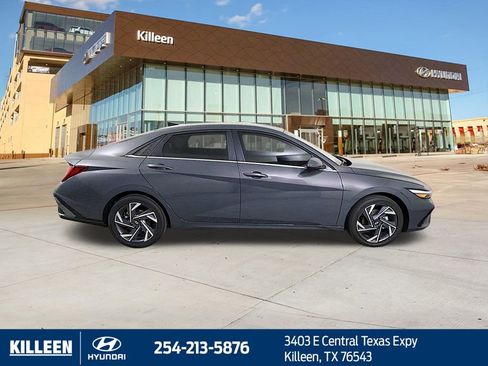 New 2025 Hyundai Elantra Limited image 9