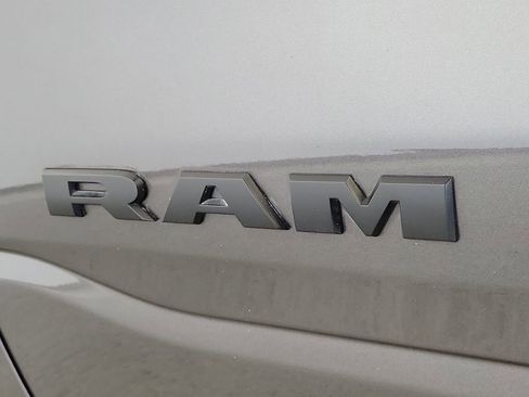 Used 2024 RAM 1500 Laramie AWD/4WD image 7